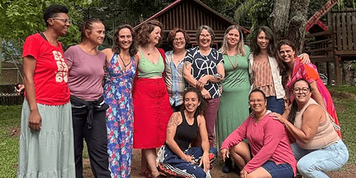 Pessoa usando celular